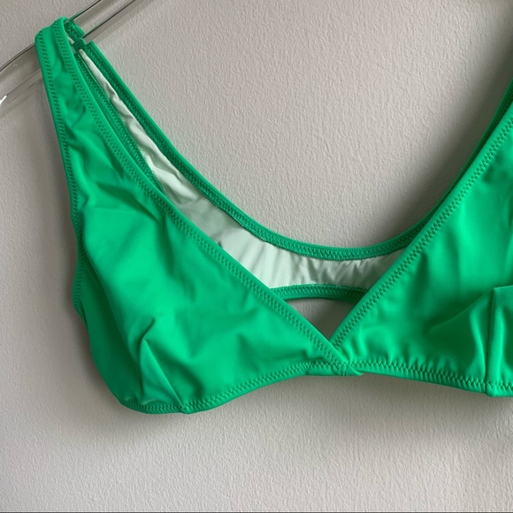 Solid & Striped The Beverly Swim Top Cricket green - Picture 7 of 9